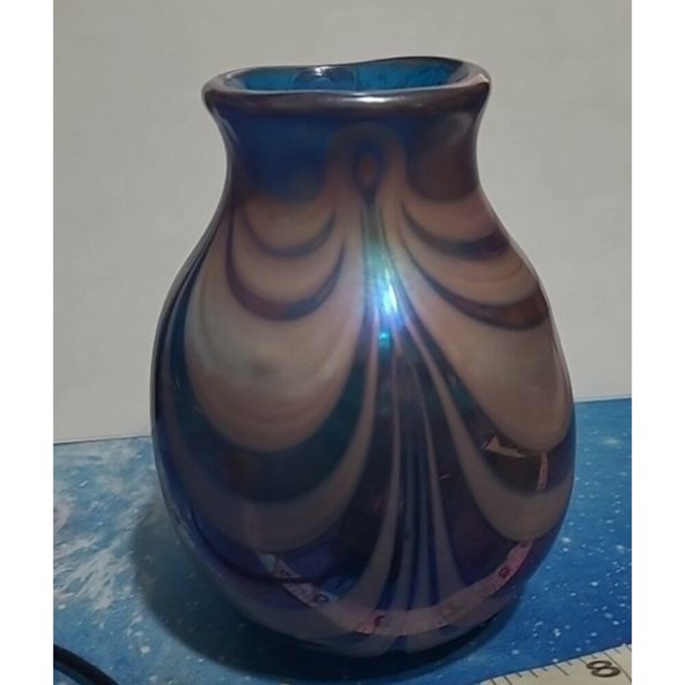 Vintage Feather Pulled Oil Slick Art Glass Vase 5' High 4" dia